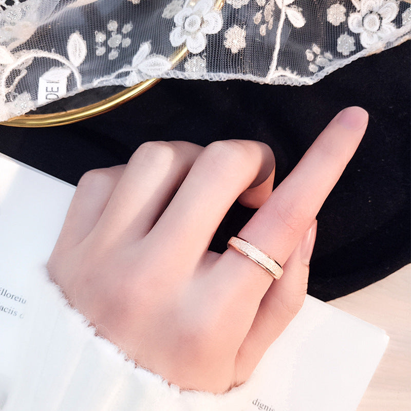 Ladies stylish ring with radiant surface Nin Boutique