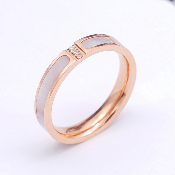 Ladies ring with sparkling zirconia and modern design Nin Boutique