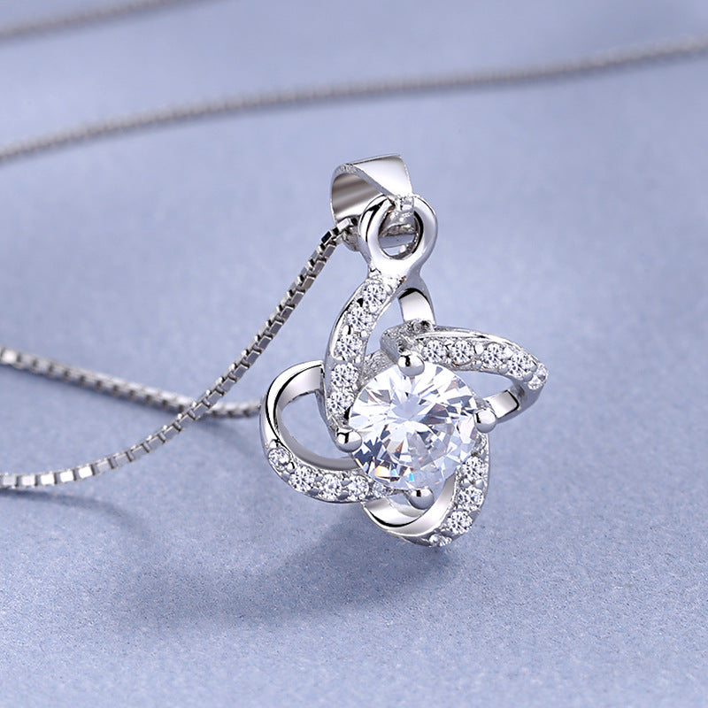 Women's necklace with timeless, sparkling crystal pendant and delicate detailing Nin Boutique