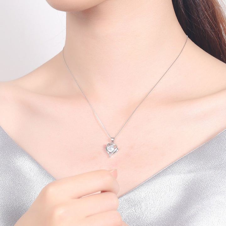 Women's necklace with sparkling heart pendant and elegant silver clasp Nin Boutique