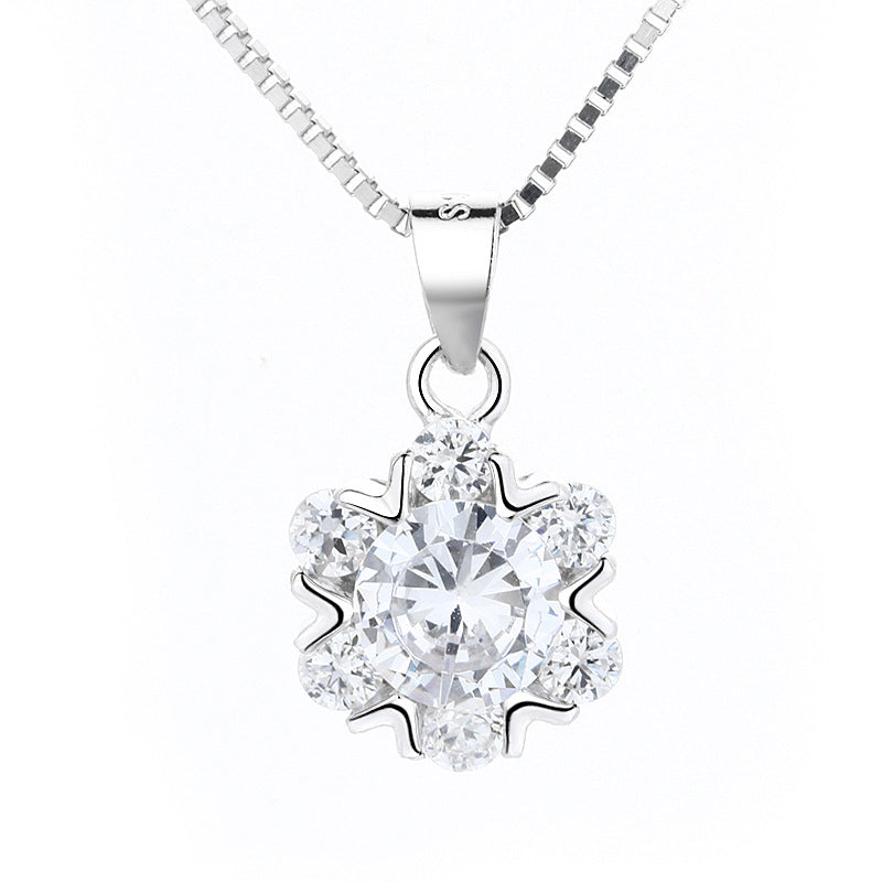 Women's necklace with sparkling snowflake pendant and high-quality craftsmanship Nin Boutique
