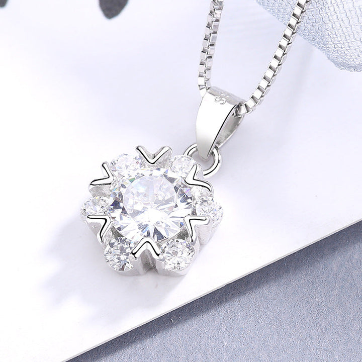 Women's necklace with sparkling snowflake pendant and high-quality craftsmanship Nin Boutique