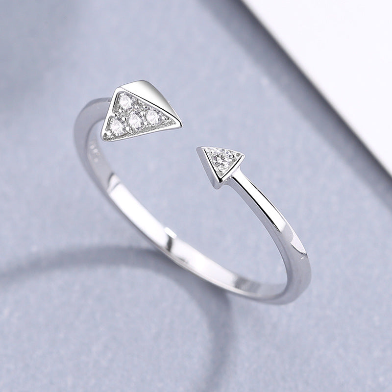 Women's open ring with elegant arrow design and sparkling zirconia embellishment Nin Boutique