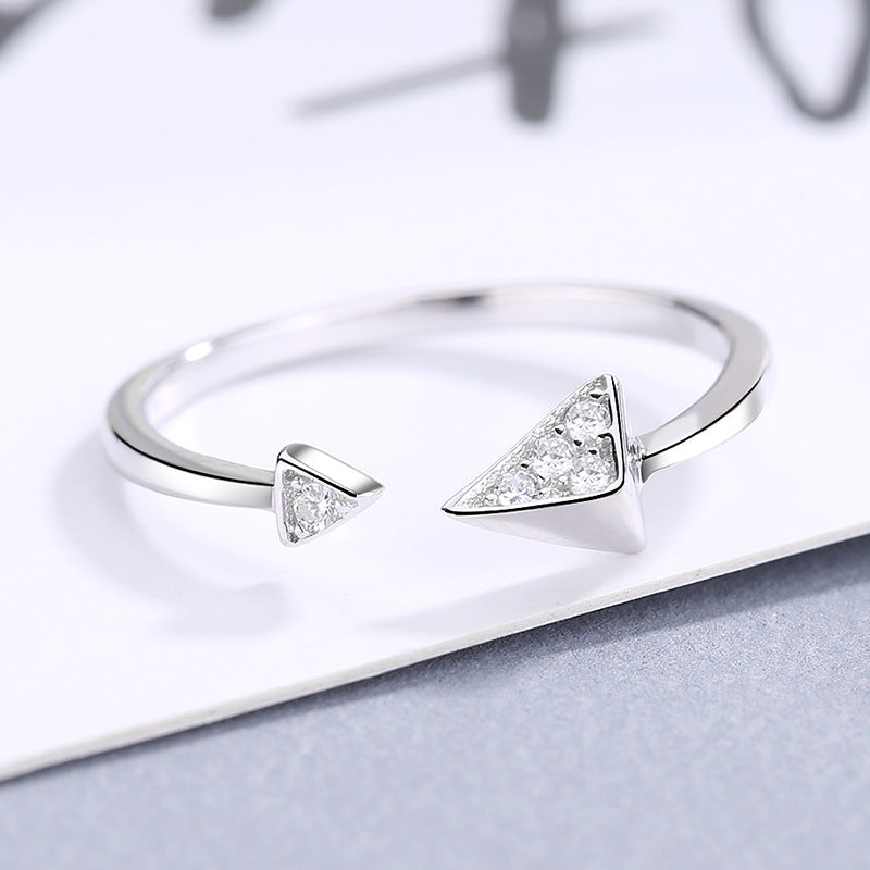 Women's open ring with elegant arrow design and sparkling zirconia embellishment Nin Boutique