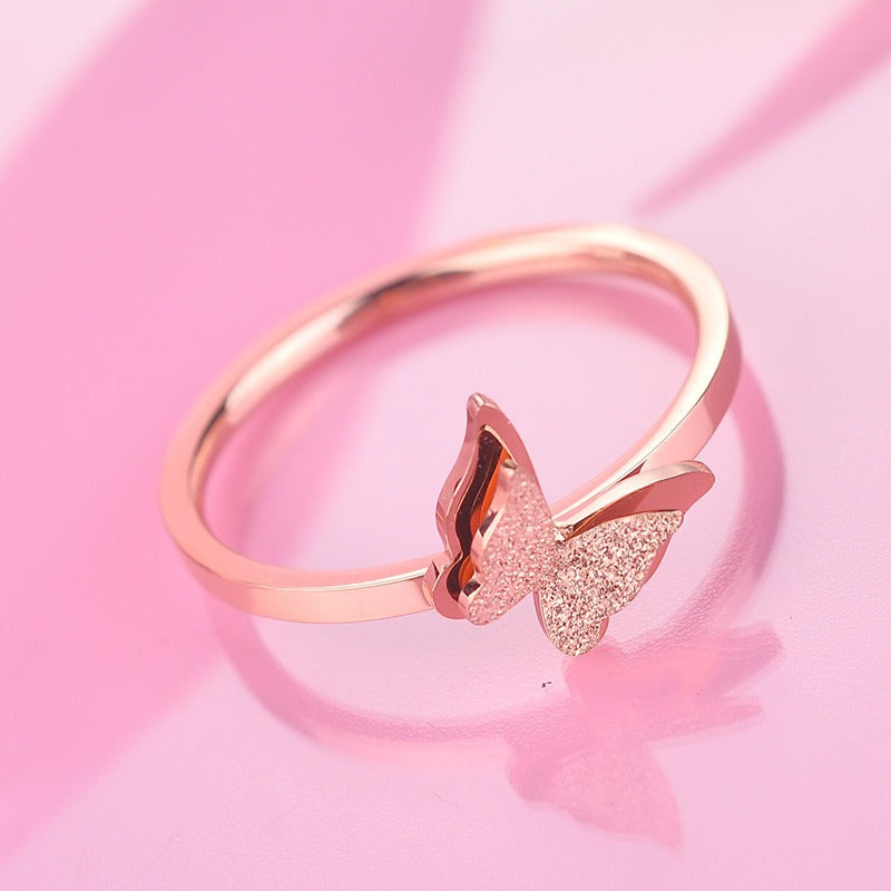 Women's ring with filigree butterfly design Nin Boutique