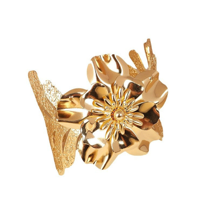 Ladies elegant bracelet with artistic floral design Nin Boutique