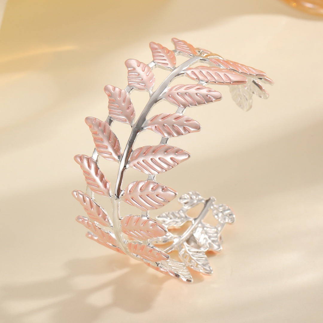 Ladies' bracelet in elegant leaf design Nin Boutique