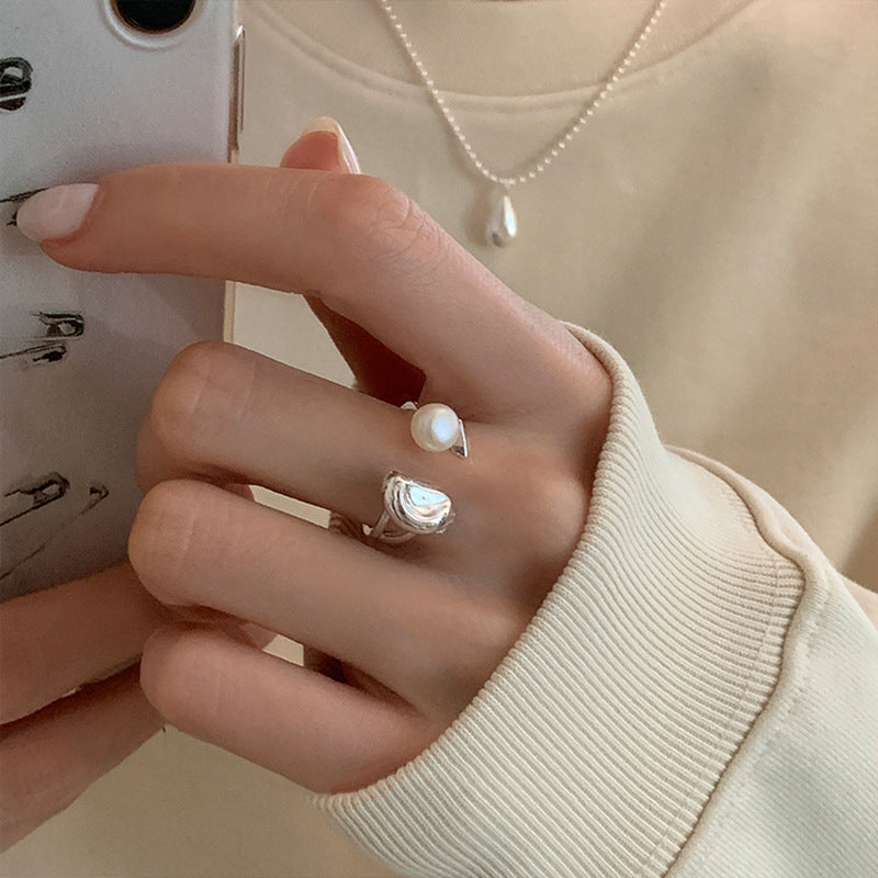 Women's ring with organic design and fine pearl Nin Boutique