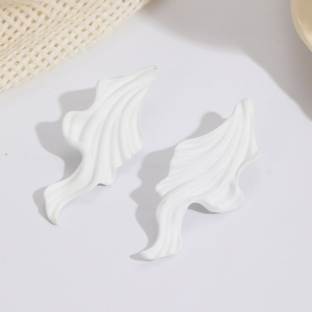 Women’s Earrings with Elegant Wave Pattern Nin Boutique