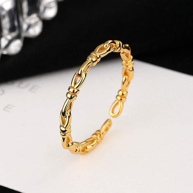 Women's ring in elegant chain design Nin Boutique