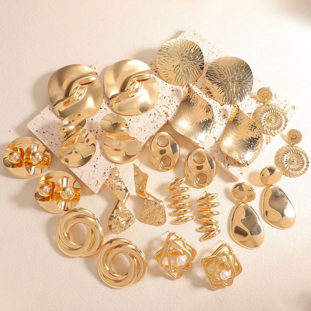 Women's Pearl and Metal Design Earrings Nin Boutique