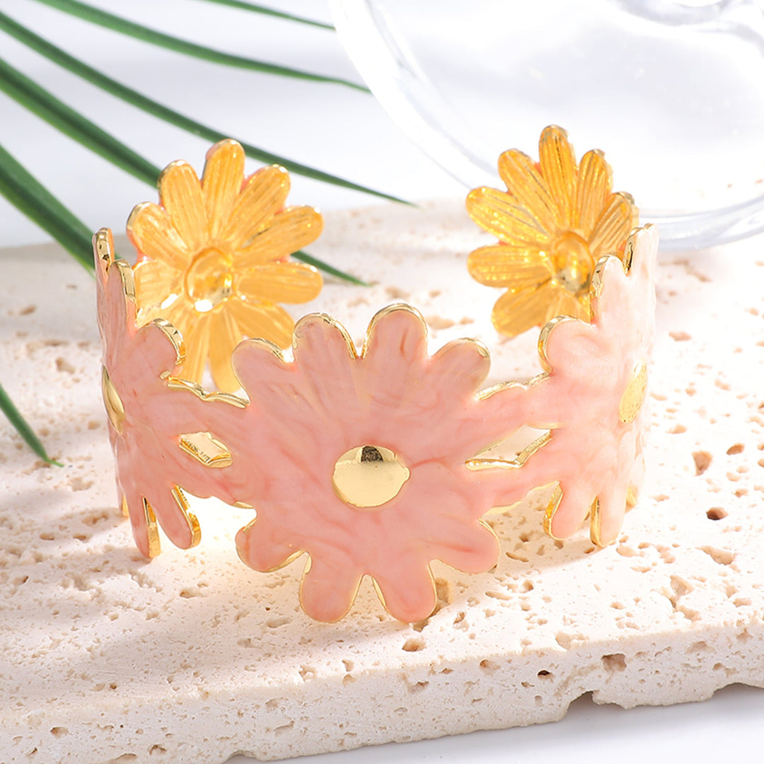 Women's Flower Bracelet with Golden Accents Nin Boutique