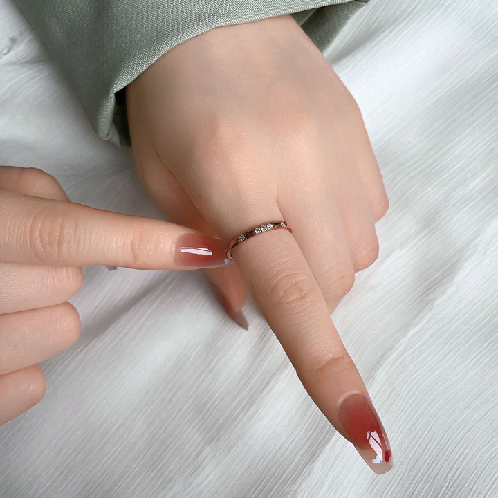 Ladies ring with sparkling zirconia stones and elegant design Nin Boutique