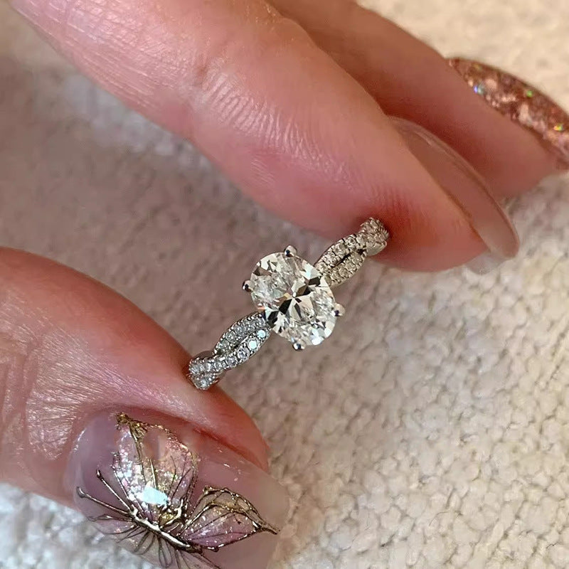 Ladies ring with twin design and sparkling zircon Nin Boutique
