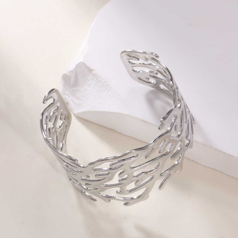 Women's Open Bangle with Elegant Wave Design Nin Boutique