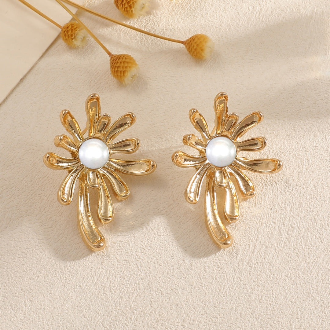 Women's earrings with floral accents and artistic pearl embellishments Nin Boutique