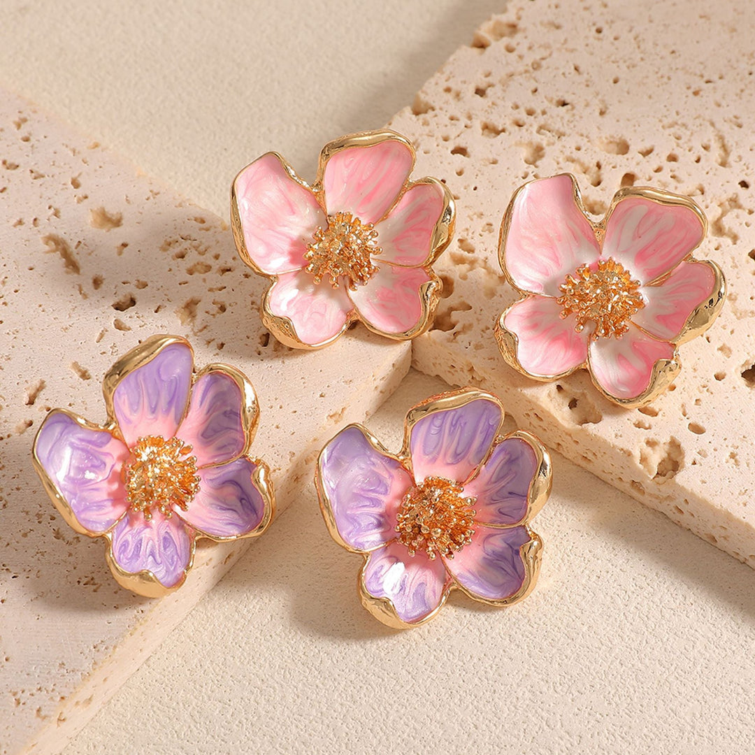 Ladies earrings in floral design with detailed accents Nin Boutique