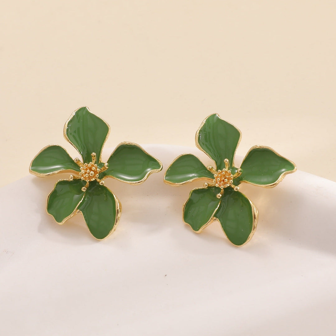 Ladies earrings in elegant flower design Nin Boutique