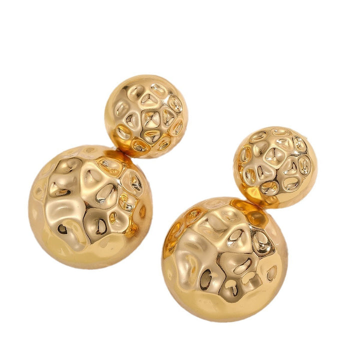 Women earrings in modern sculptural design Nin Boutique