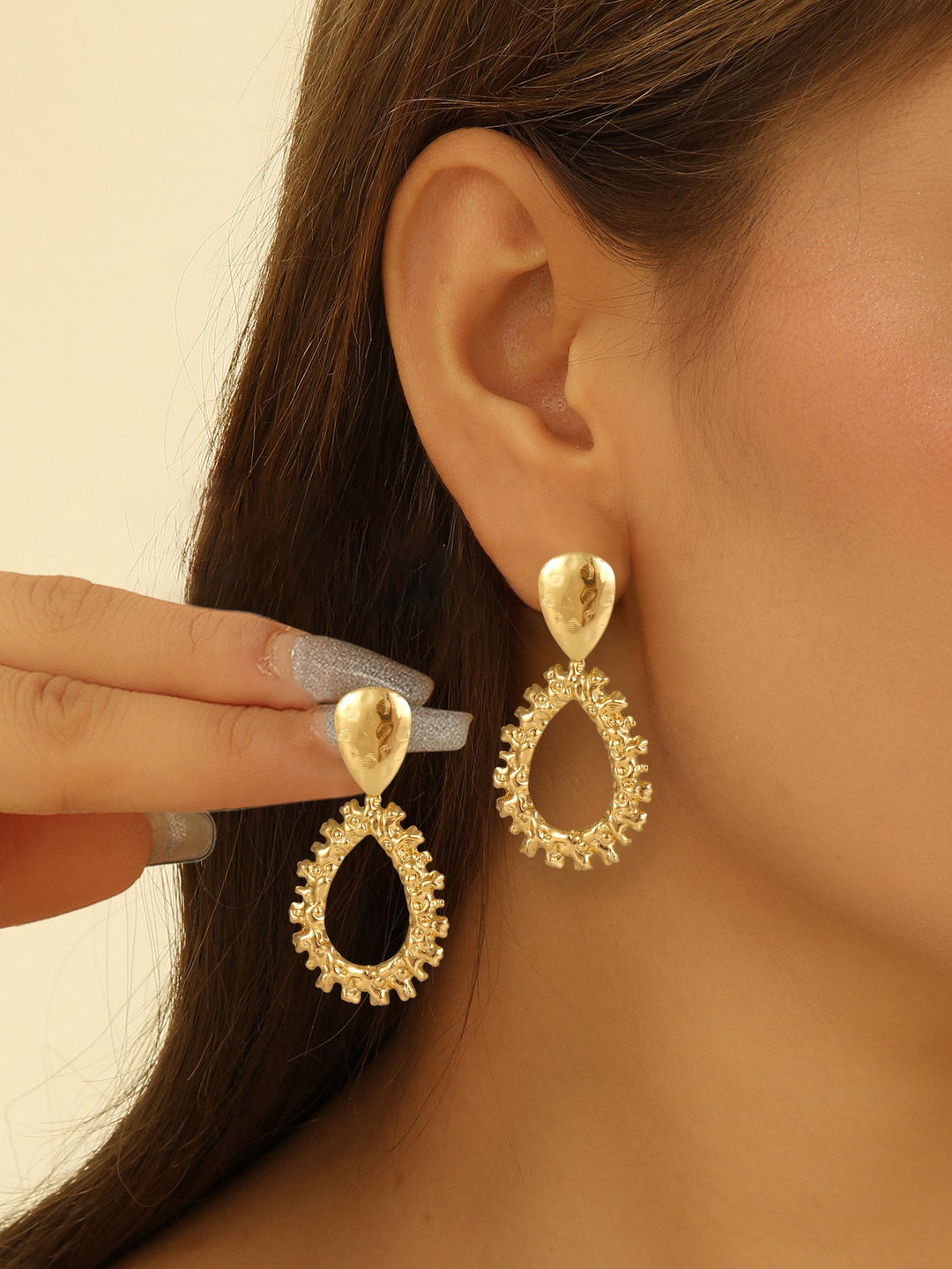 Women's earrings in a modern, geometric design Nin Boutique