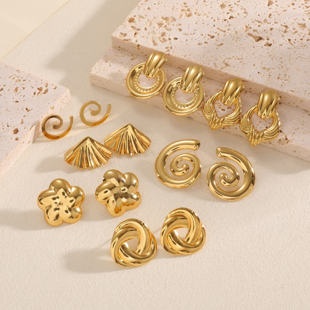 Ladies earrings with modern spiral pattern Nin Boutique