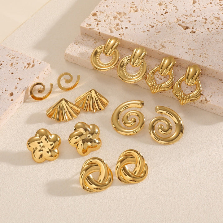 Ladies earrings with modern spiral pattern Nin Boutique