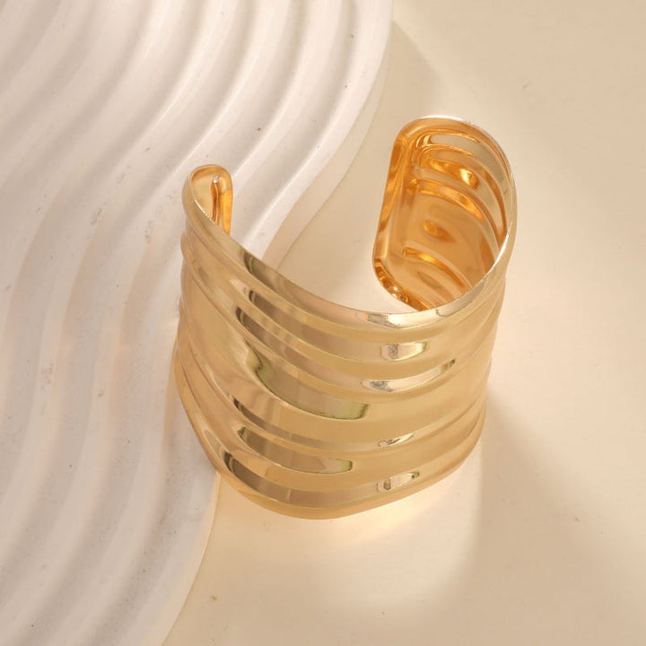 Women Open Bangle with High-Quality Structure and Shiny Surface Nin Boutique