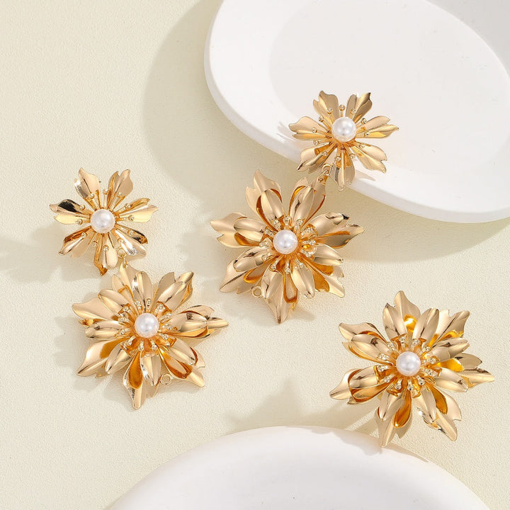 Women's earrings in luxurious flower design Nin Boutique