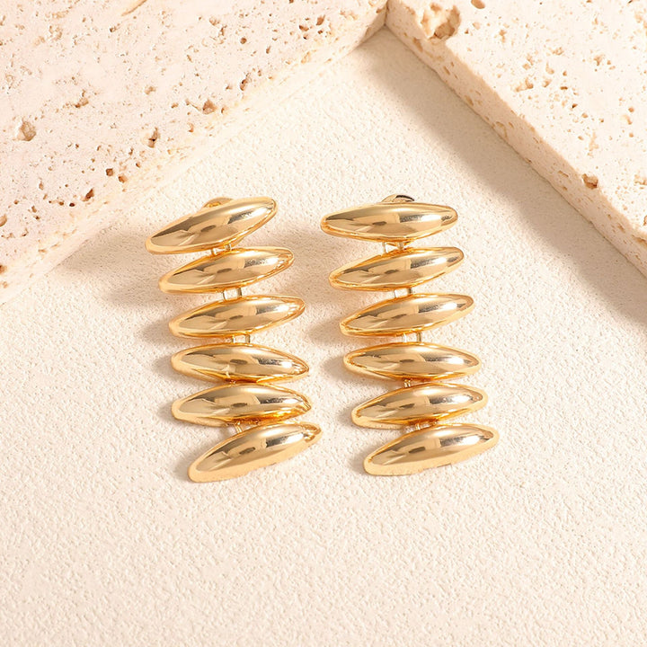 Women's Pearl and Metal Design Earrings Nin Boutique