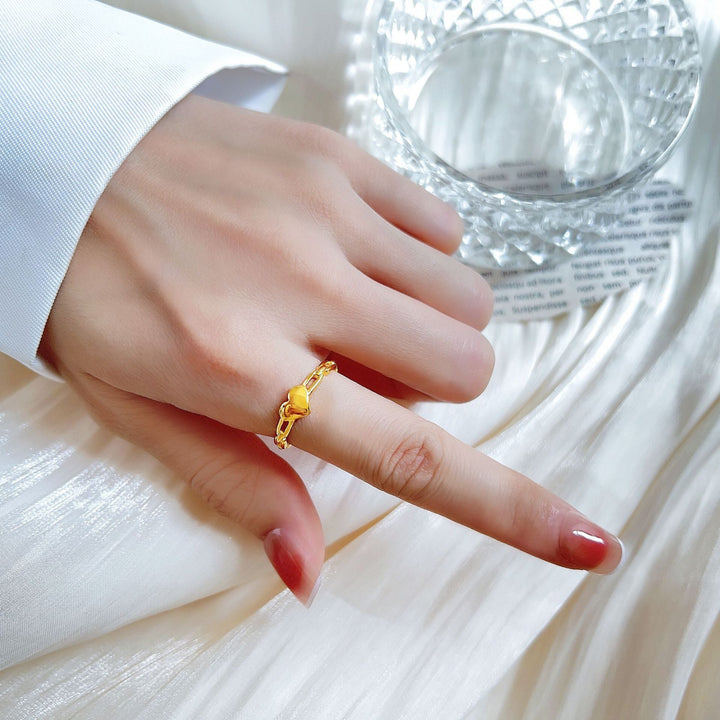 Ladies delicate ring design with heart motifs Nin Boutique