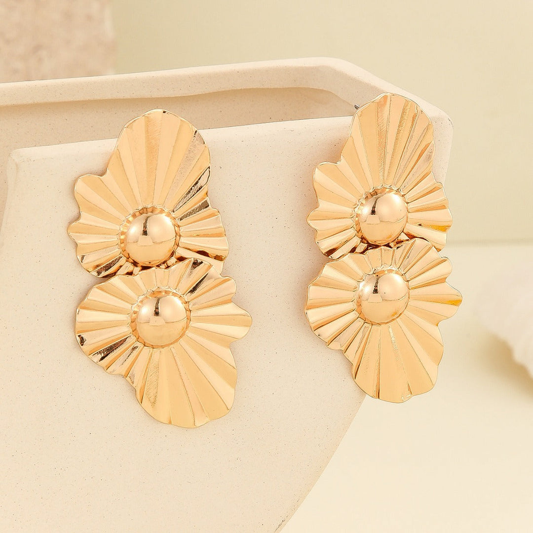 Women's Earrings with Artistic Fold Design Nin Boutique
