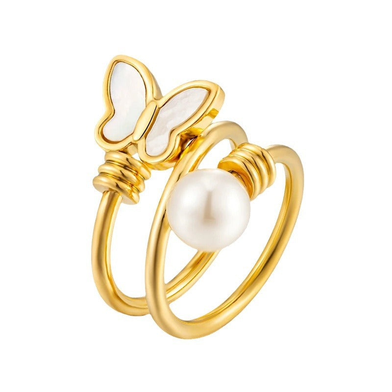 Ladies ring with delicate butterfly motif Nin Boutique
