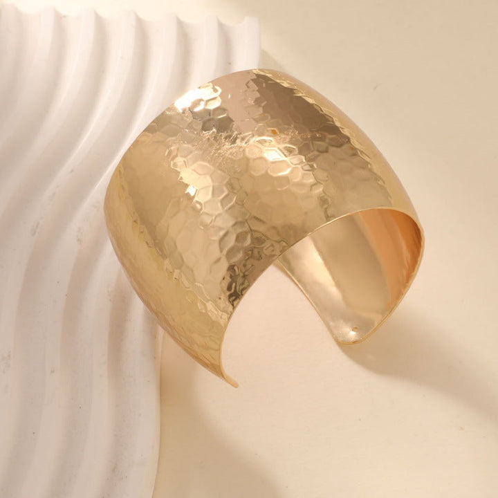Women Open Bangle with High-Quality Structure and Shiny Surface Nin Boutique