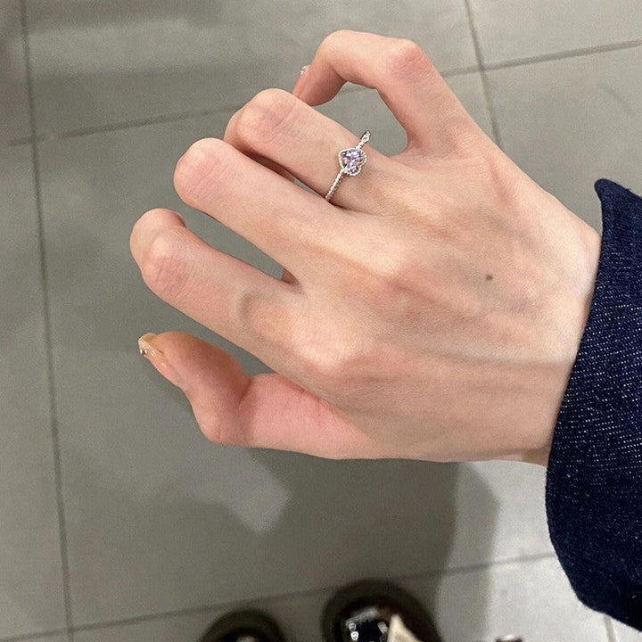 Ladies delicate ring with sparkling heart design Nin Boutique
