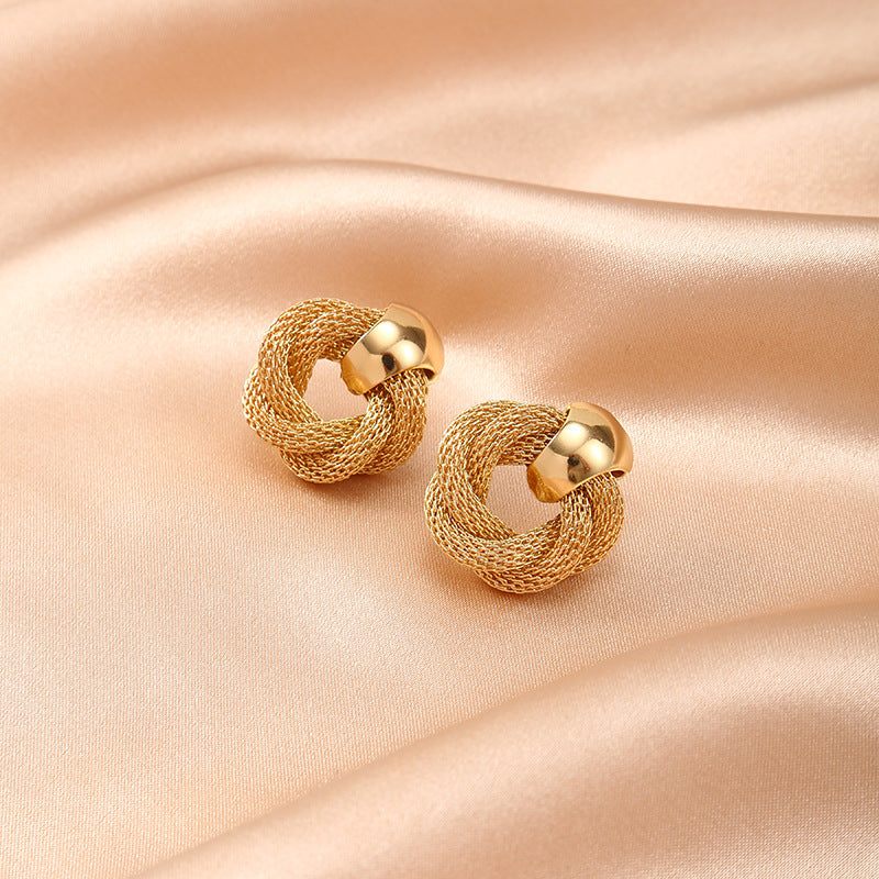 Women's earrings with artistic knot design Nin Boutique