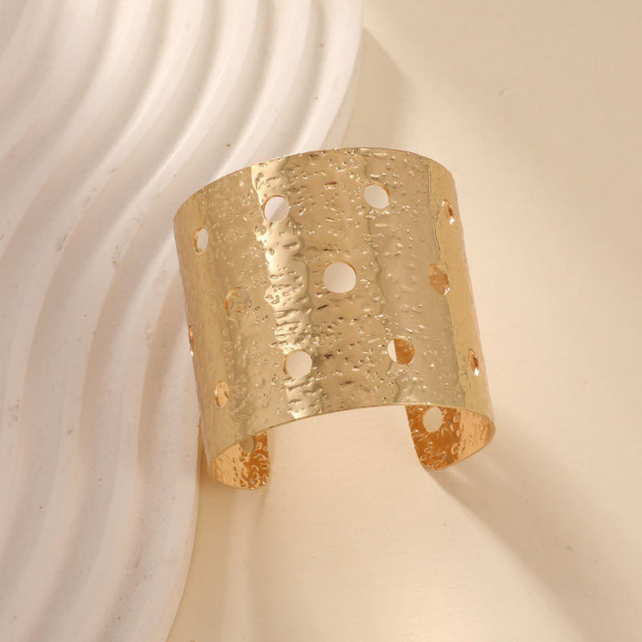 Women Open Bangle with High-Quality Structure and Shiny Surface Nin Boutique