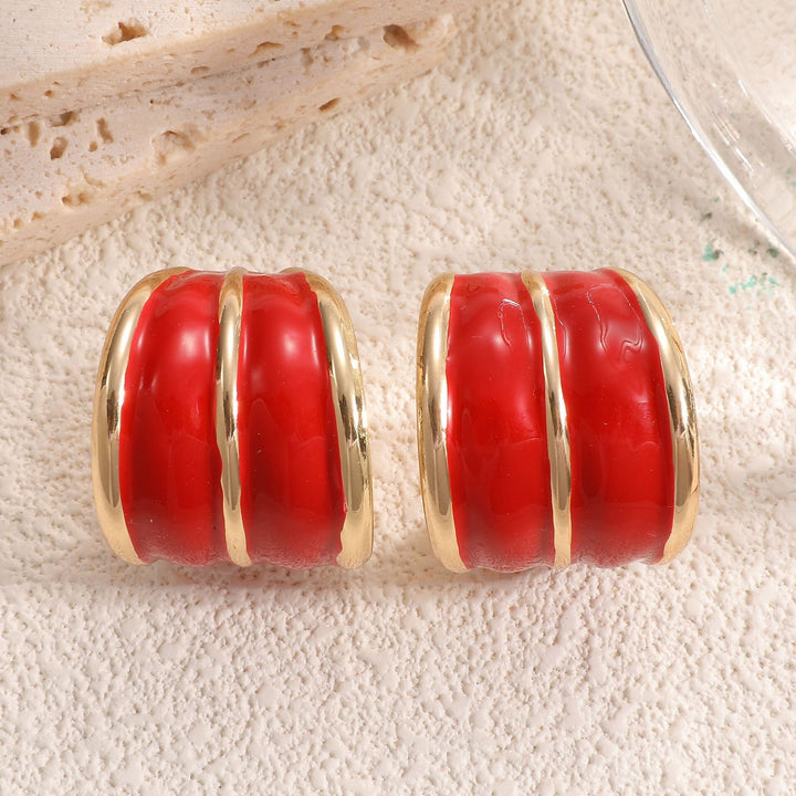 Women’s earrings in modern, textured design Nin Boutique