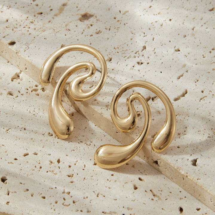 Ladies' earrings in modern, sculptural design Nin Boutique