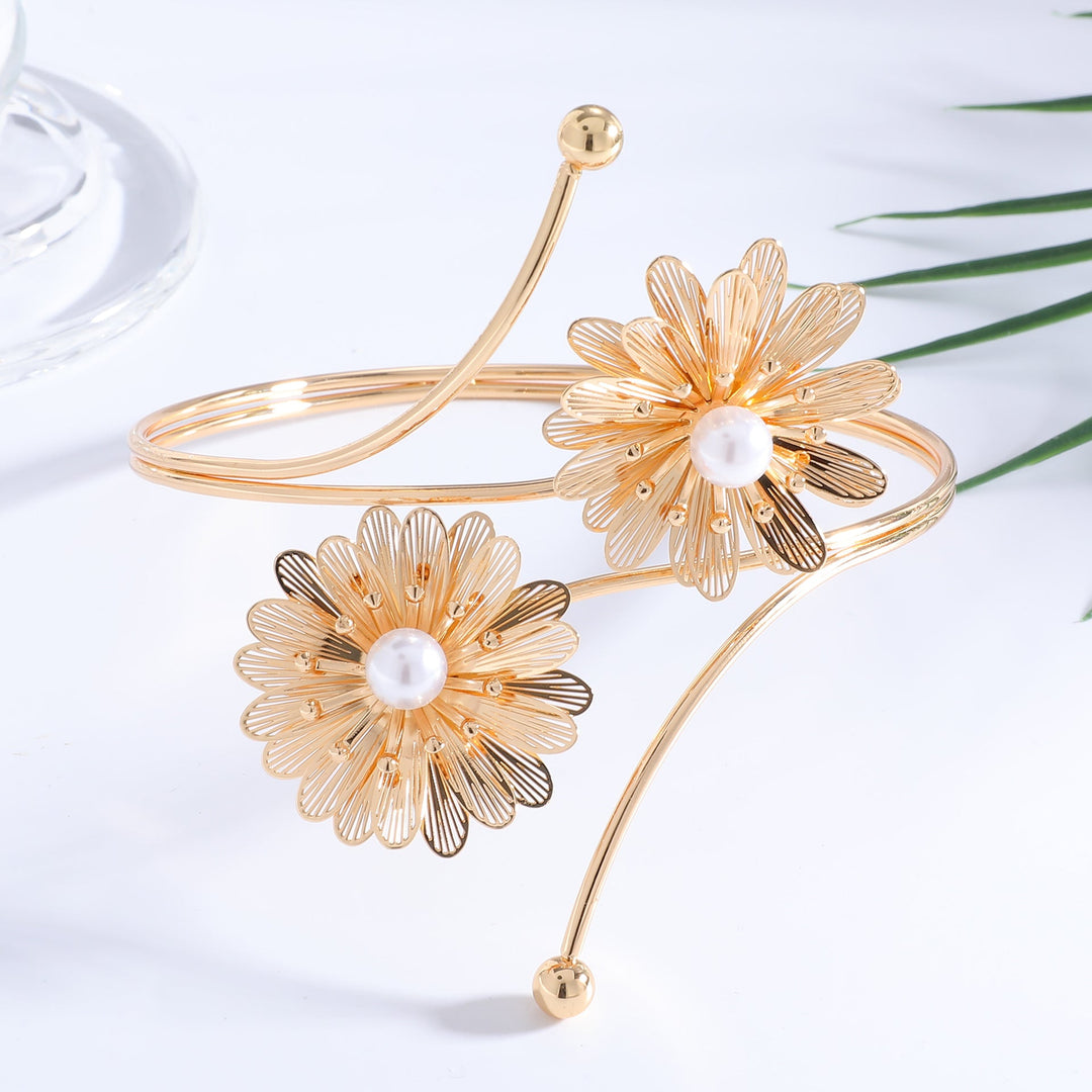Ladies elegant arm jewelry with floral motifs Nin Boutique