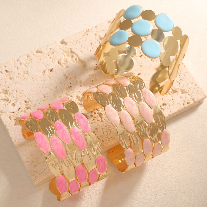 Women's bracelet with intricate floral design Nin Boutique