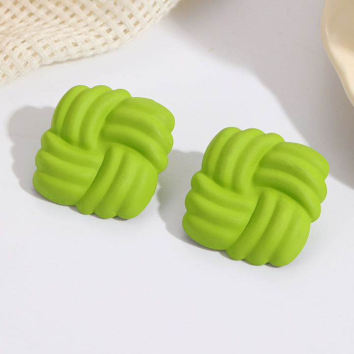 Women’s earrings in creative knot design Nin Boutique