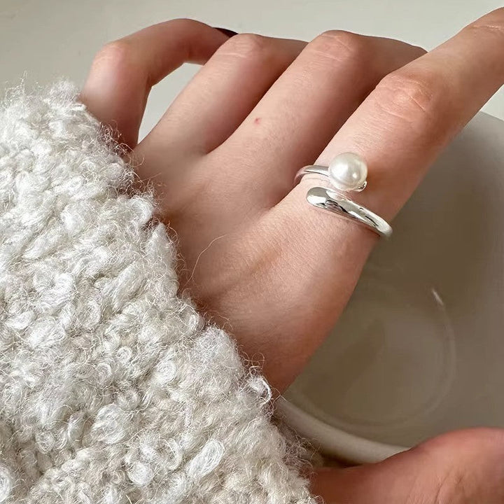 Ladies elegant open ring with delicate pearl Nin Boutique