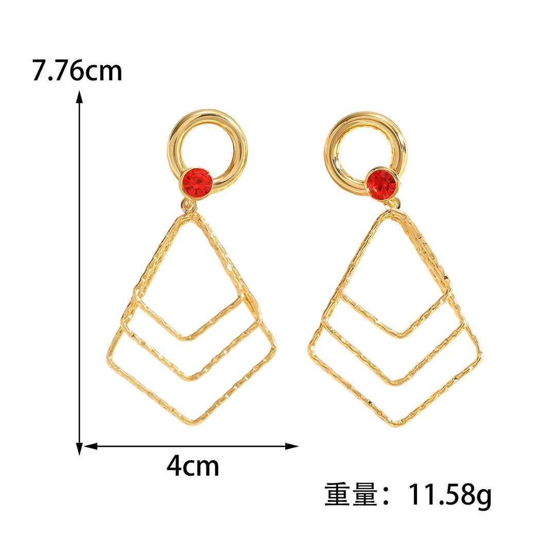 Ladies earrings with luxurious, geometric design Nin Boutique