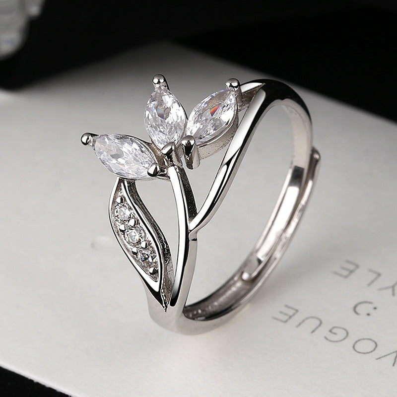 Women’s ring with intricate design and radiant crystals Nin Boutique