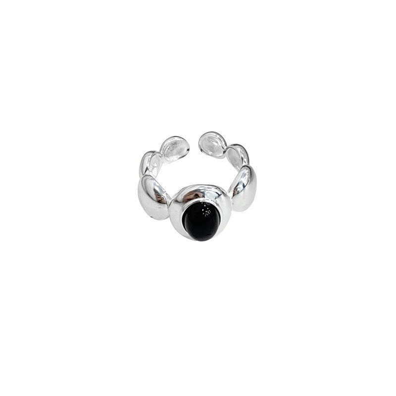 Women's ring with modern geometric design and elegant surface finish Nin Boutique