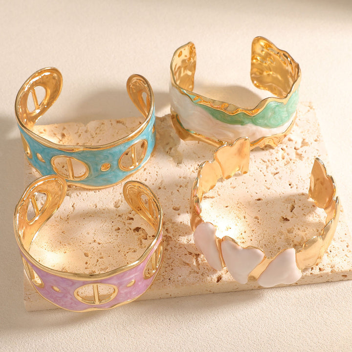 Women Open Bangle with Artistic Snake Motif Nin Boutique