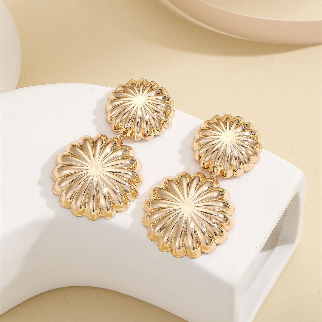 Women's earrings with sculptural, flower-shaped design Nin Boutique