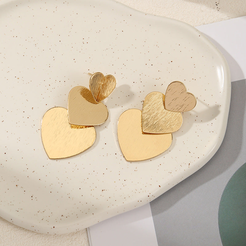Ladies earrings in modern star design Nin Boutique