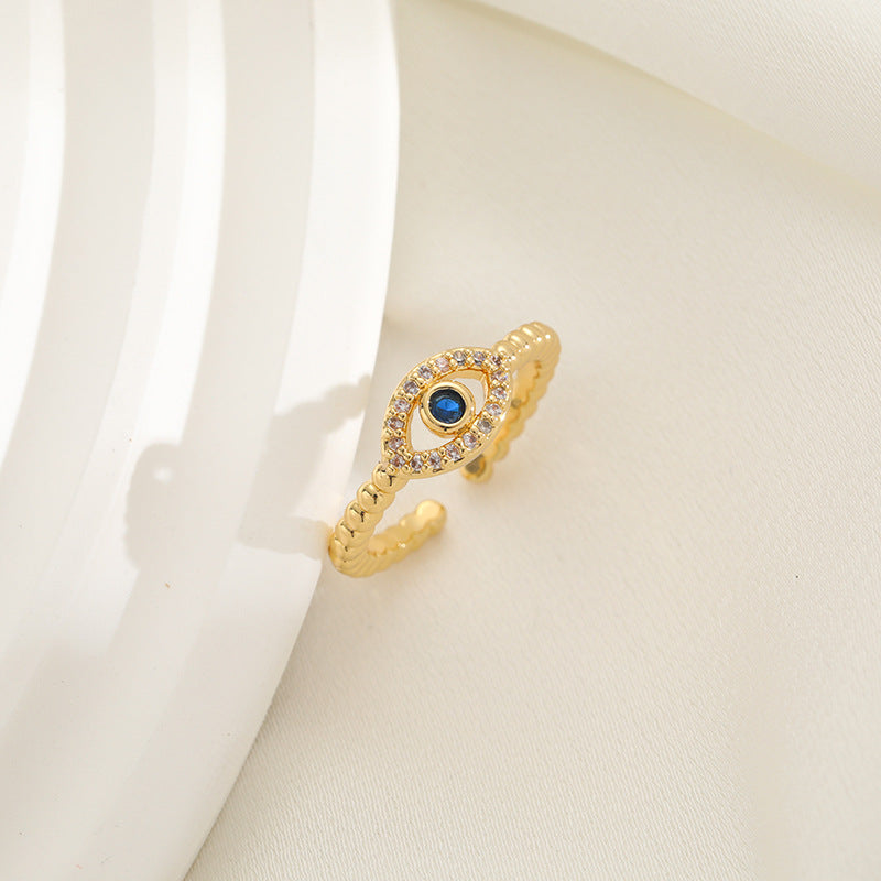Ladies Ring with elegant eye stone application Nin Boutique