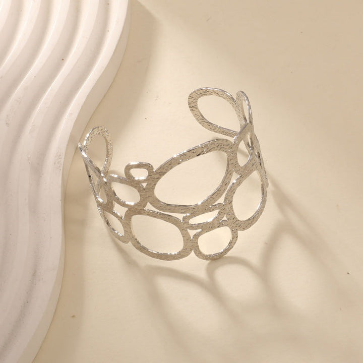 Women's Open Bangle with Artistic Snake Design Nin Boutique